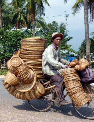 Berta and Michael Glodowski Cycling on the  tour with redspokes